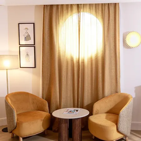 Lepoussin Hotel 4*