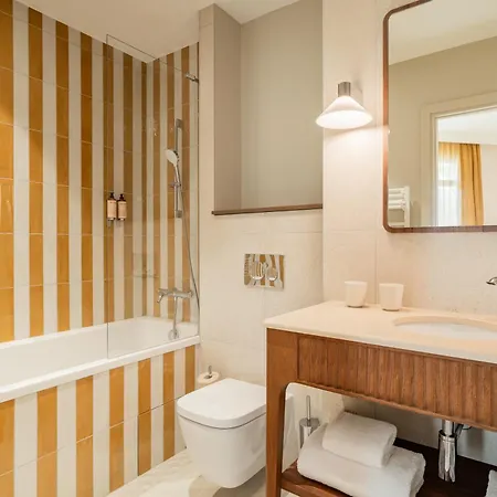 Lepoussin Hotel