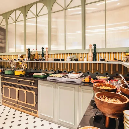 Lepoussin Hotel 4*