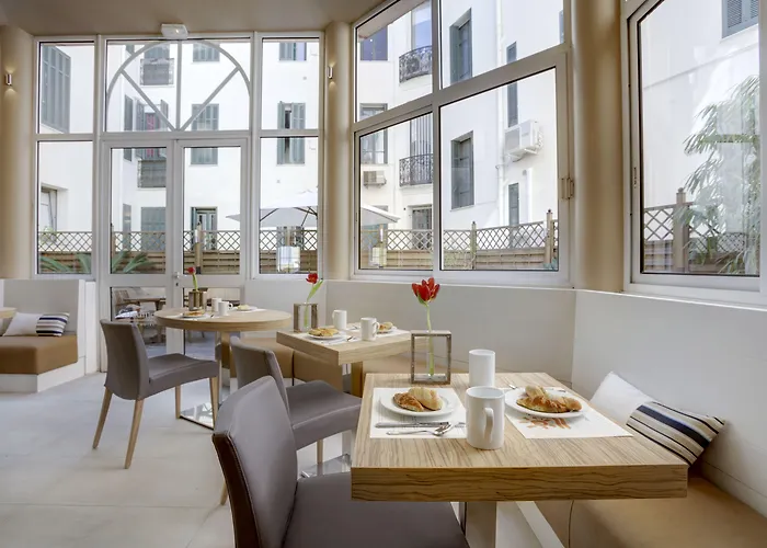 Lepoussin Канны