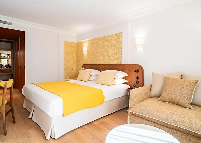 Lepoussin Канны